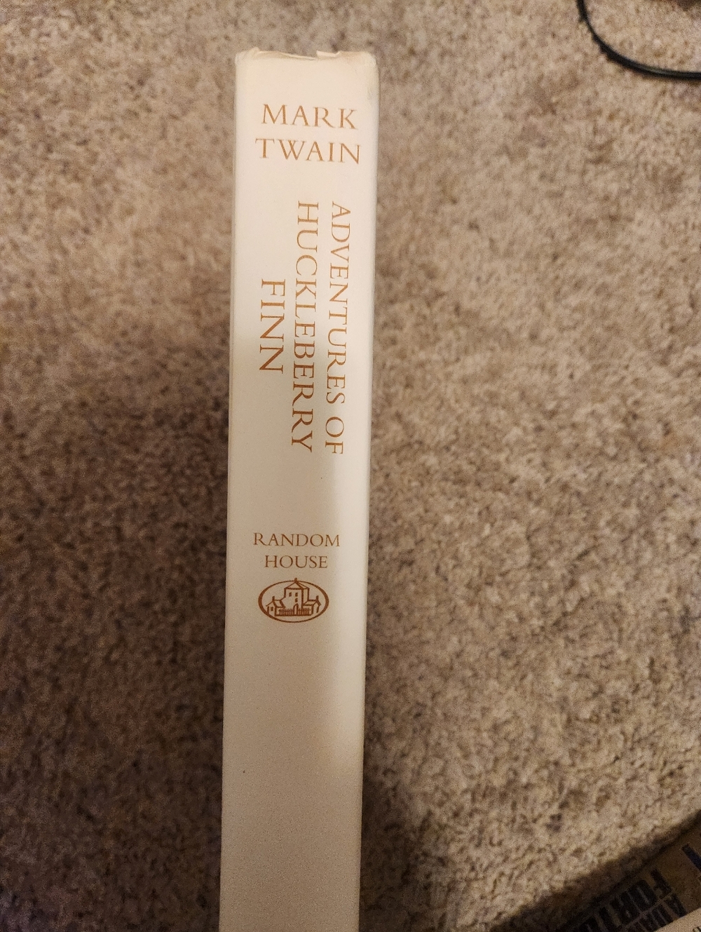 Mark Twain "Adventures of Huckleberry Finn" - Random House White Spine
